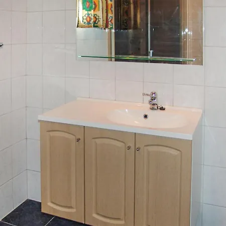 Apartment In Sjernaroy